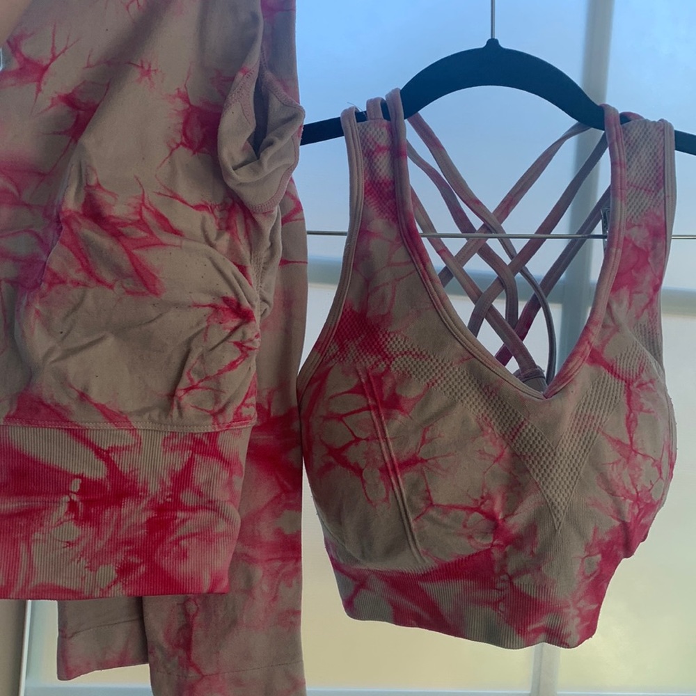 Pink marble workout set